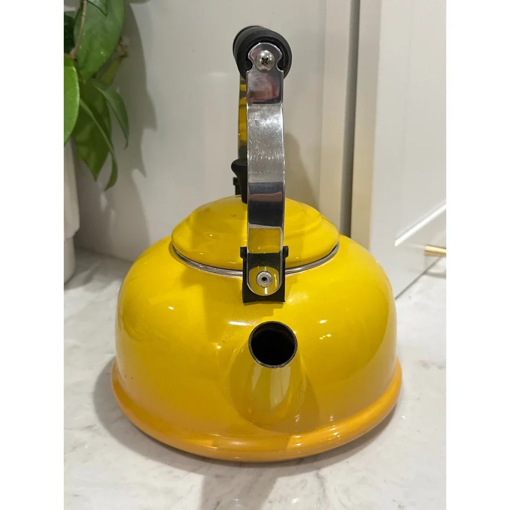 Le Creuset Tea Kettle 1.7Qt Soleil Yellow Orange Whistling Enamel Stovetop Read*